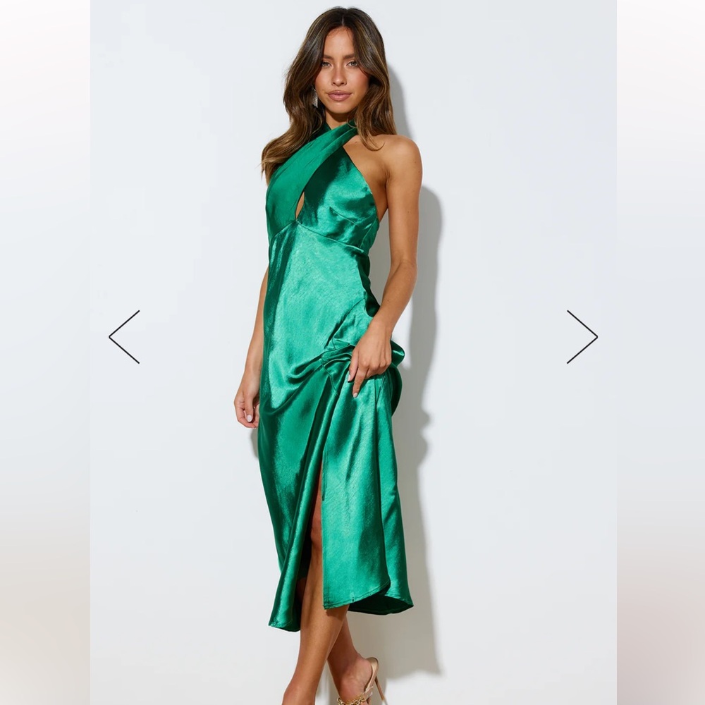 Night in the city maxi green dress- hello Molly